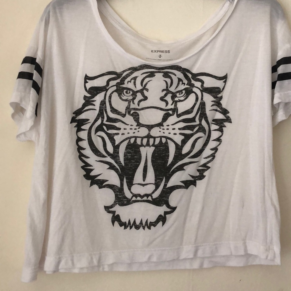 Express Graphic Tee